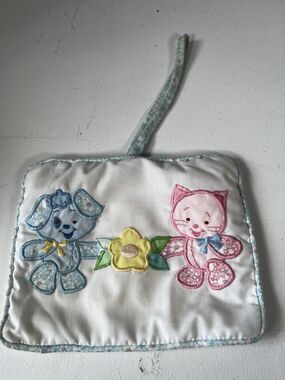 House of Hatten Baby Pillow Vintage Hanging Windup Musical Dog & Cat WORKS